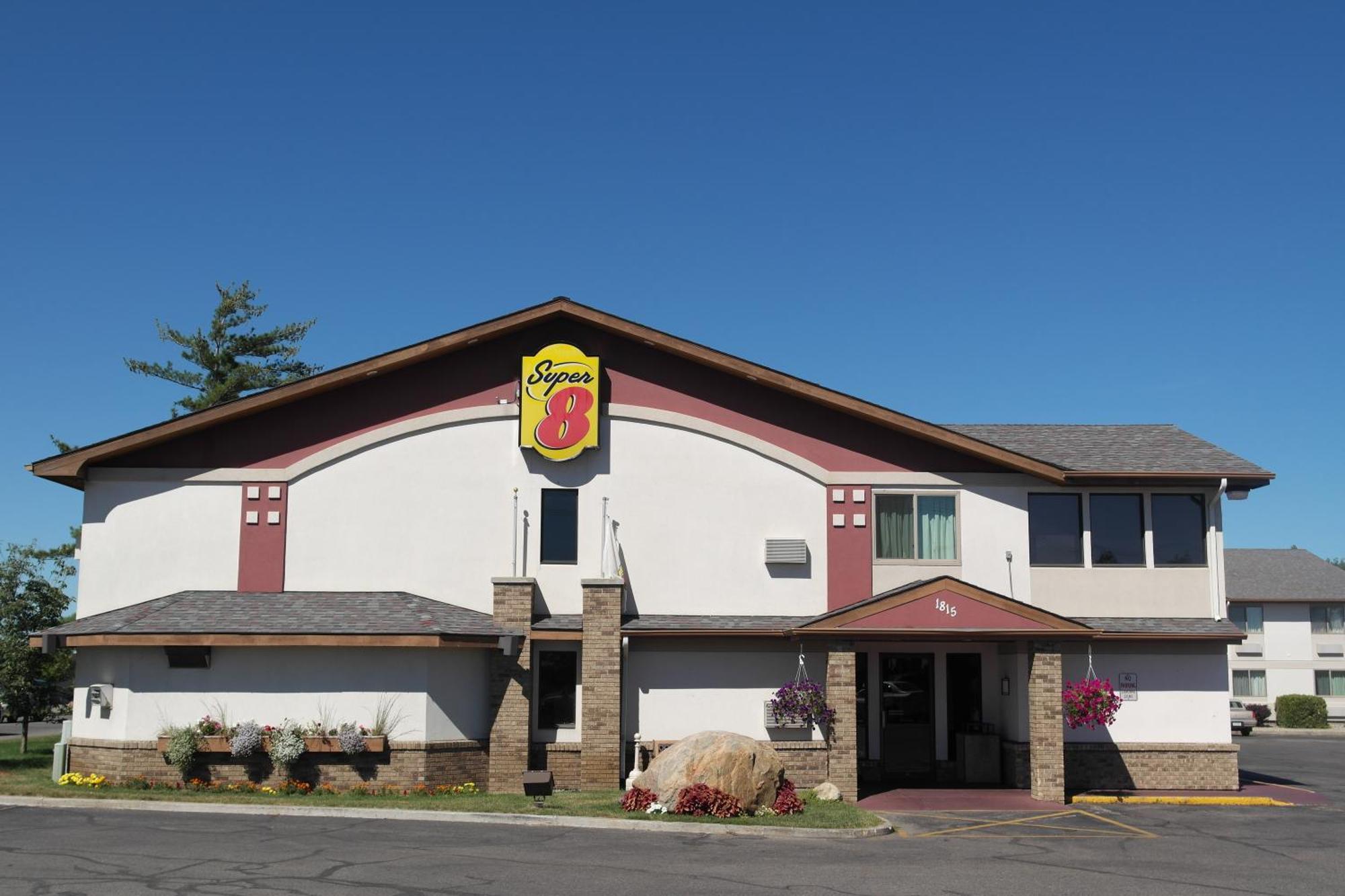 Super 8 By Wyndham Bemidji Mn Hotel Exterior photo